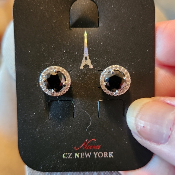Cubic zirconia earrings studs - Picture 3 of 3